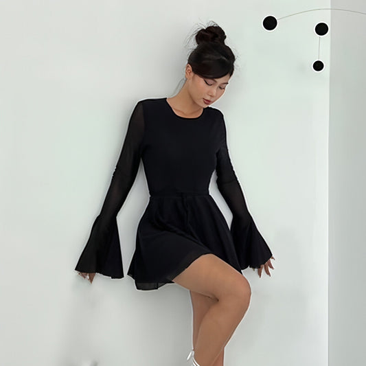 Vestido de Malha Justo com Decote Redondo e Mangas Compridas