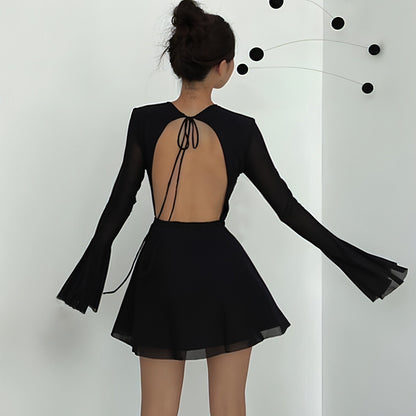 Vestido de Malha Justo com Decote Redondo e Mangas Compridas