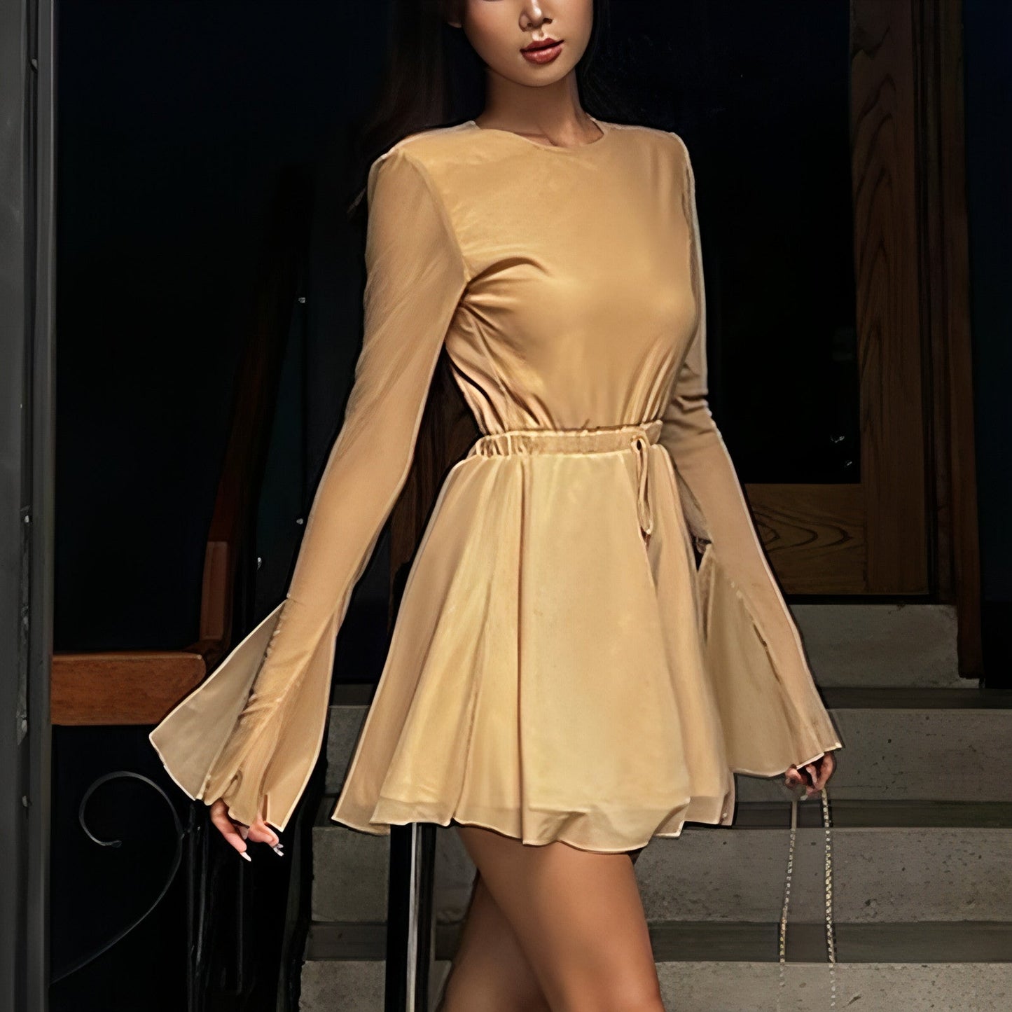 Vestido de Malha Justo com Decote Redondo e Mangas Compridas